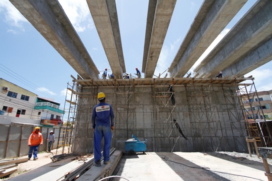 Governo avança em obras estruturantes em Alagoas, garante secretário