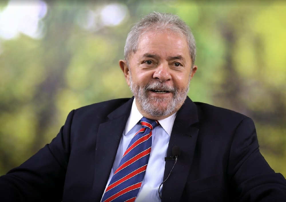 Defesa de Lula pede suspensão de processo sobre triplex ao TRF4