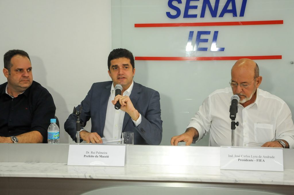 Prefeito de Maceió participa de reunião com empresários na Fiea