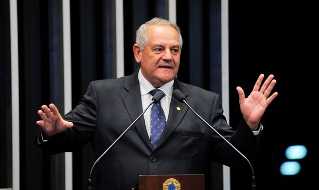 Reforma política deve acabar com coligações, avisa Carimbão
