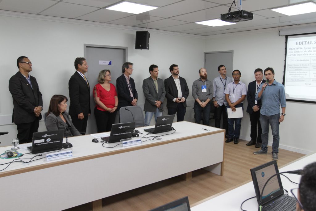 Empresas alagoanas, Sebrae e Fundepes firmam contrato para desenvolver projetos de inovação
