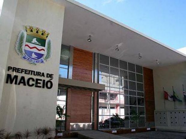 Servidores municipais de Maceió entram em greve por tempo indeterminado