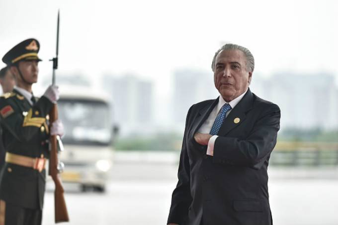 Temer diz que “fatos desprezíveis” tentam impedir retomada econômica no Brasil