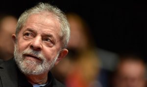 Lula é condenado na Lava Jato a 9 anos e 6 meses de prisão no caso triplex