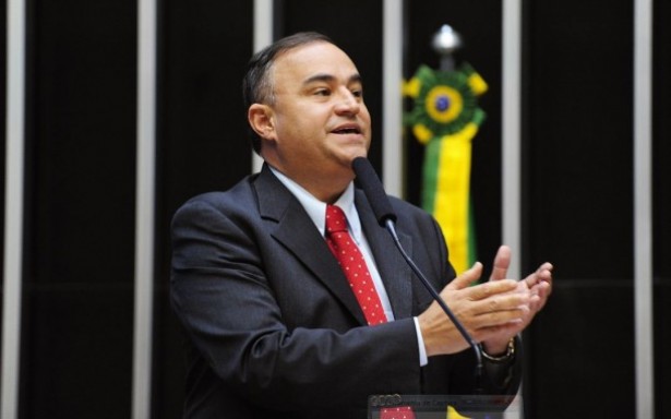 João Caldas assume pré-candidatura ao Senado e abre caminho para 3a via política em AL