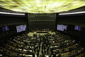 Câmara adia votação de MP que cria nova taxa para empréstimos do BNDES