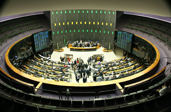 Câmara retoma votação de MP sobre juros do BNDES
