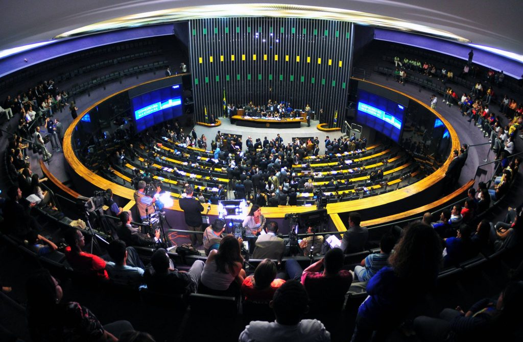 Comissão da Câmara adia votação de reforma no sistema eleitoral