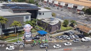 Estacionamento da PF em Alagoas amanhece com boneco de “Lula presidiário”