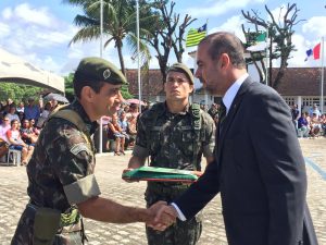 ﻿Juiz João Dirceu recebe diploma de Colaborador Emérito do Exército