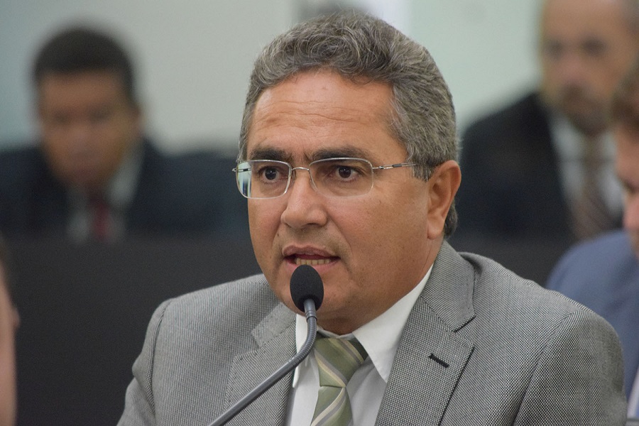 Chico Tenório solta o verbo: “o governo está criando dificuldades para Alagoas”
