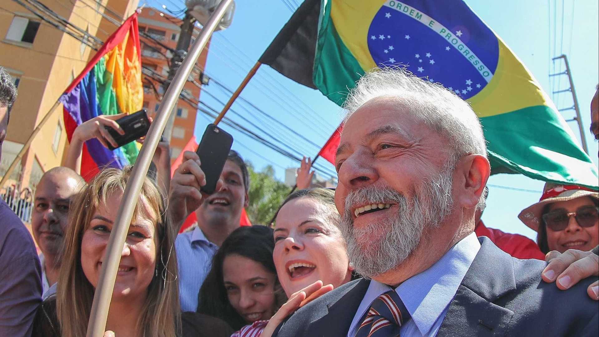 Lula influencia metade de eleitores de baixa renda e menor escolaridade