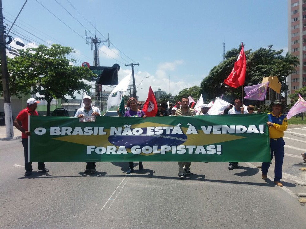 Em Maceió, movimentos sociais protestam contra medidas do Governo Temer