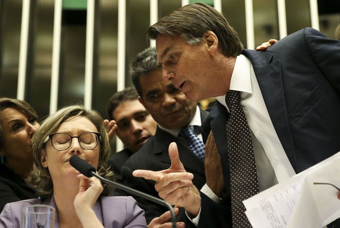 STJ confirma condenação de Bolsonaro por danos morais a Maria do Rosário