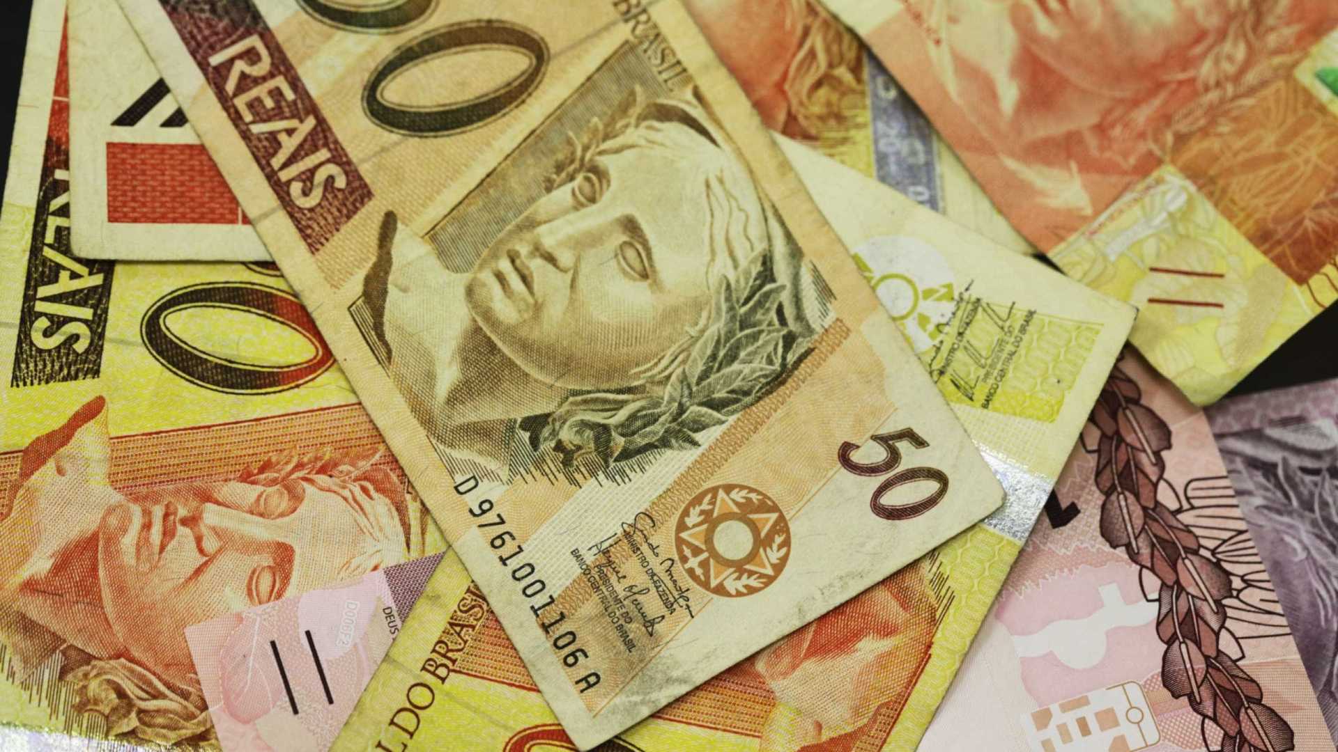 Arrecadação com impostos cresce 9,5% e atinge R$ 115 bi em novembro