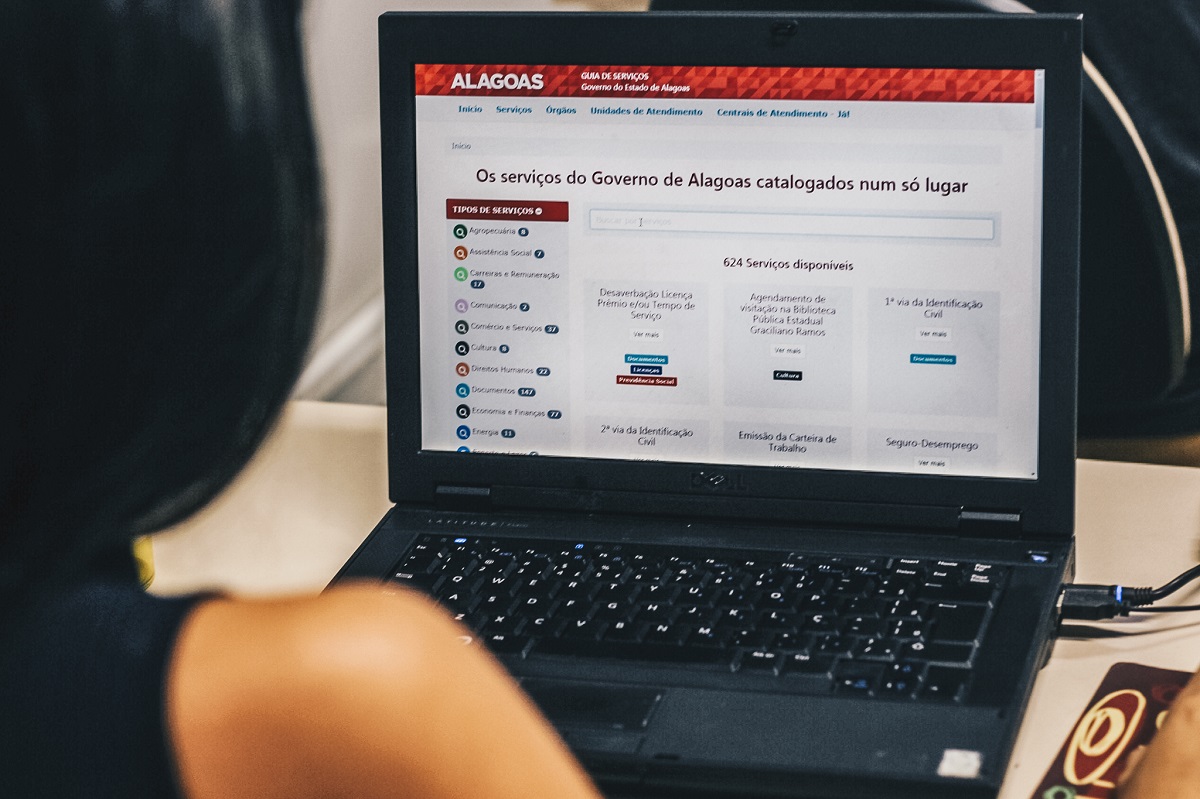 Alagoanos podem consultar informações sobre mais de 600 serviços do Estado