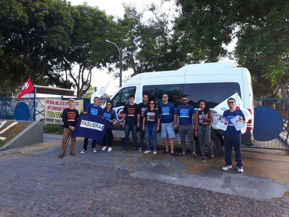 Técnicos da Ufal encerram greve com ato em frente ao campus de Maceió