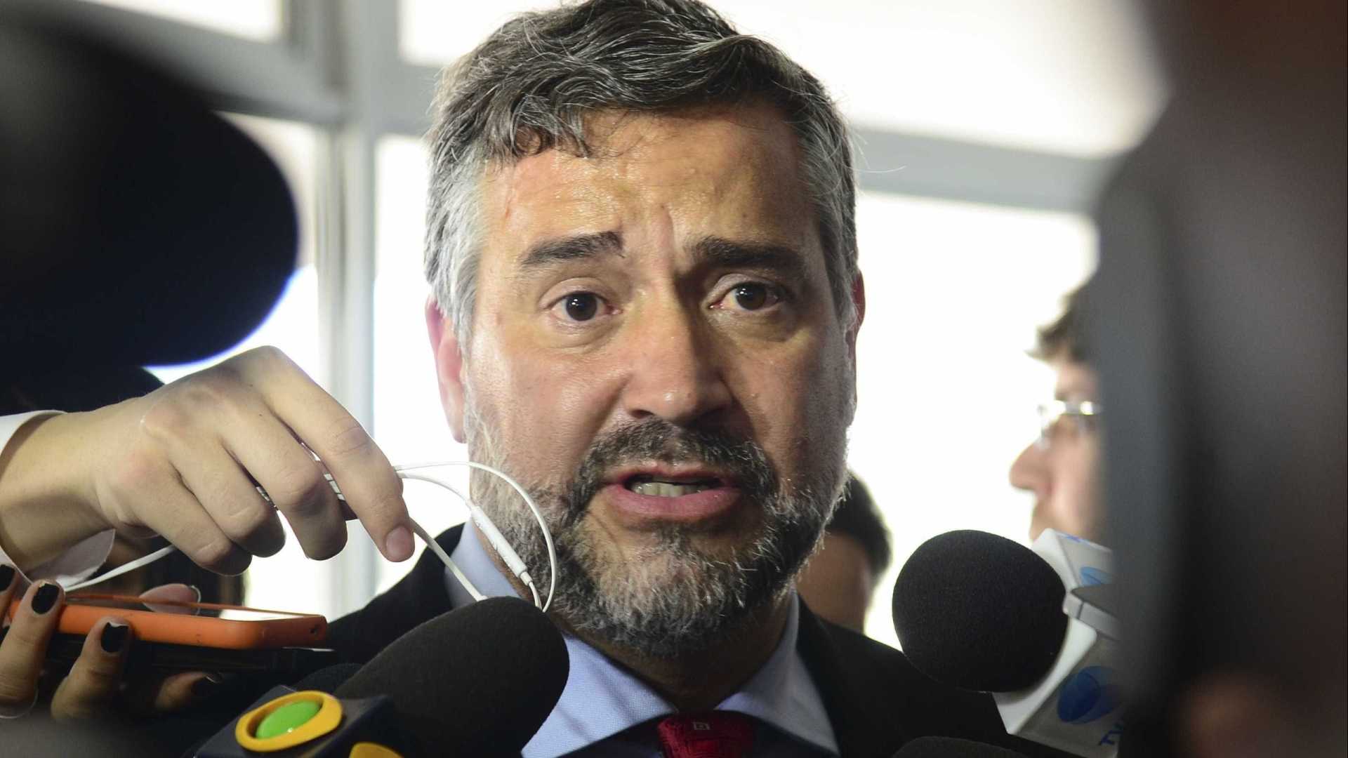‘Lula será candidato em qualquer cenário’, diz líder do PT na Câmara
