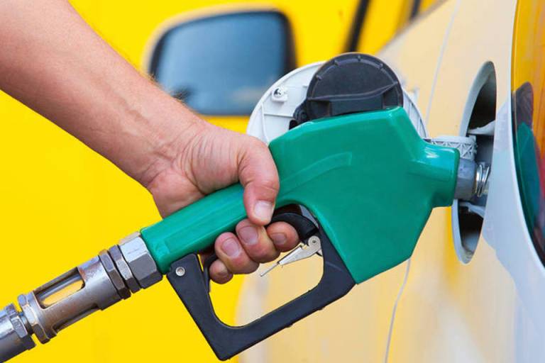 Petrobras faz o maior corte no preço da gasolina em quase 3 meses