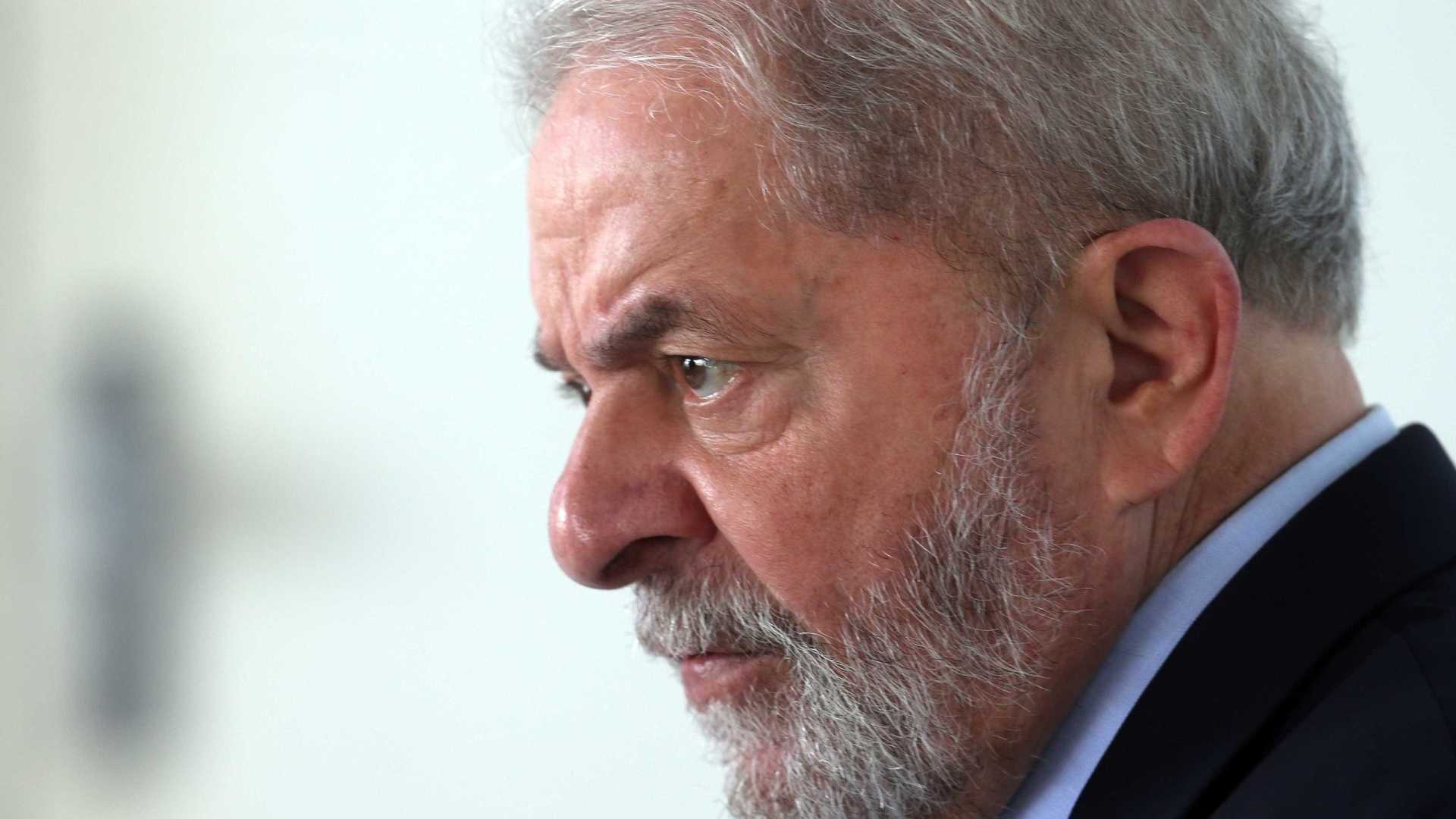 Na Justiça tem muito mau caráter, diz Lula em missa para Marisa Letícia