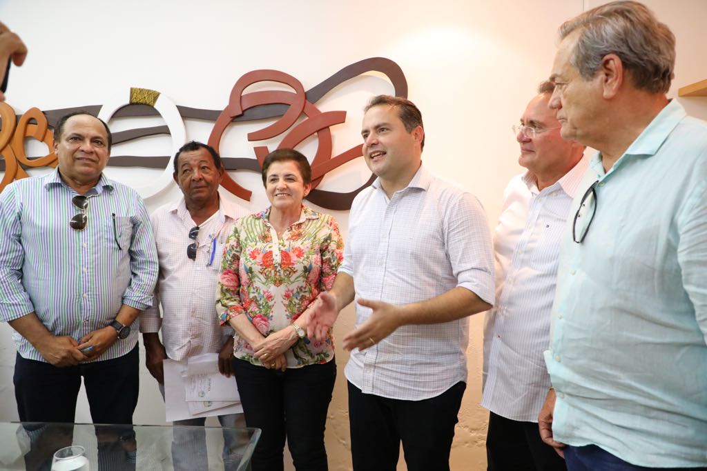Governo promove licitação para os hospitais regionais do Alto Sertão e da Mata