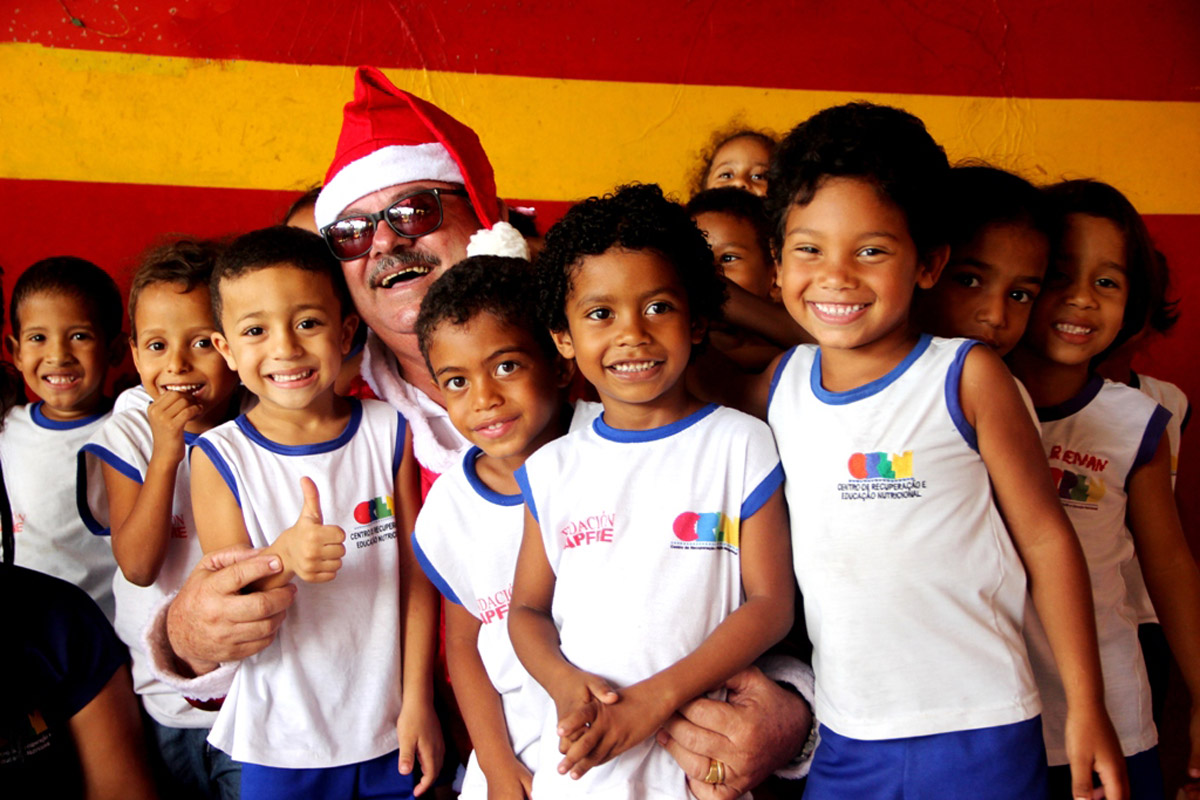 Equipe Lei Seca promove ação solidária de Natal para crianças em Maceió