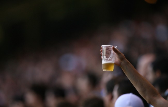 Justiça declara inconstitucional lei que permitia bebidas alcoólicas em estádios