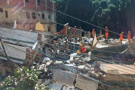 Desabamento no Rio deixou pelo menos dois mortos e cinco feridos