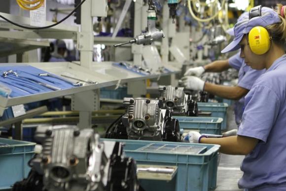 Produção industrial cai 2,4% em janeiro
