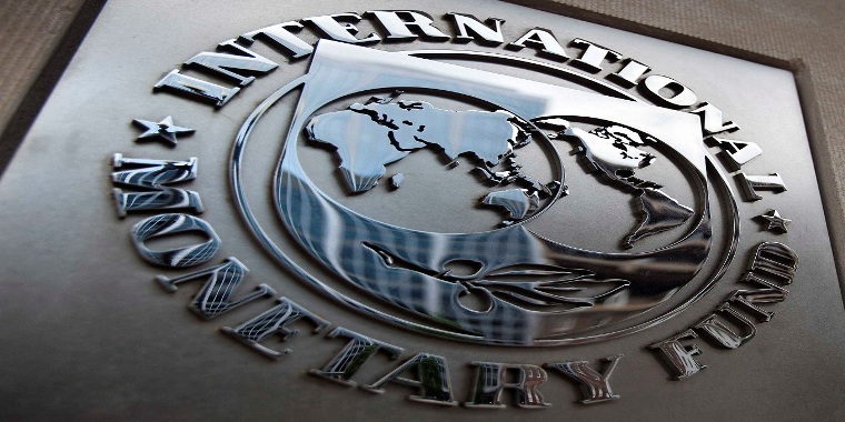 Economia mundial dá sinais favoráveis de crescimento, diz FMI