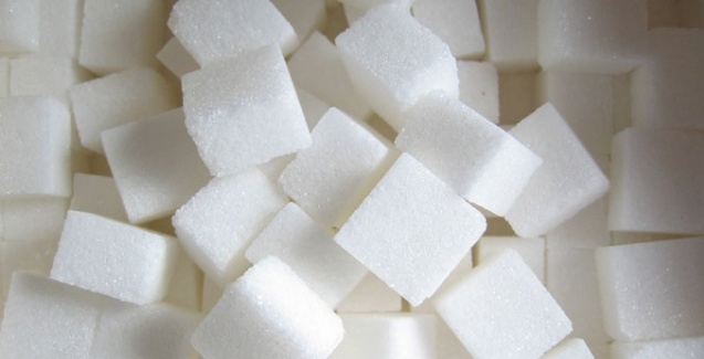 Açúcar: preços fecham desvalorizados no exterior, ainda pressionados pela oferta global
