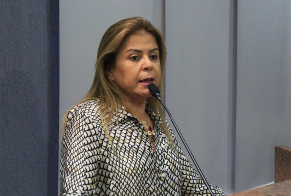 Vereadora de Maceió troca de partido e será candidato a federal pelo CD