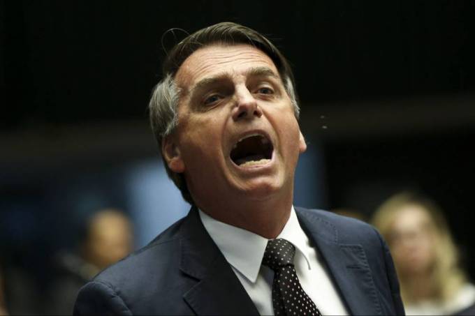Em entrevista, Bolsonaro critica Dodge por denúncia de racismo