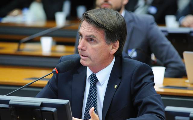 PGR se presta a papel de viés político, diz Bolsonaro sobre acusação