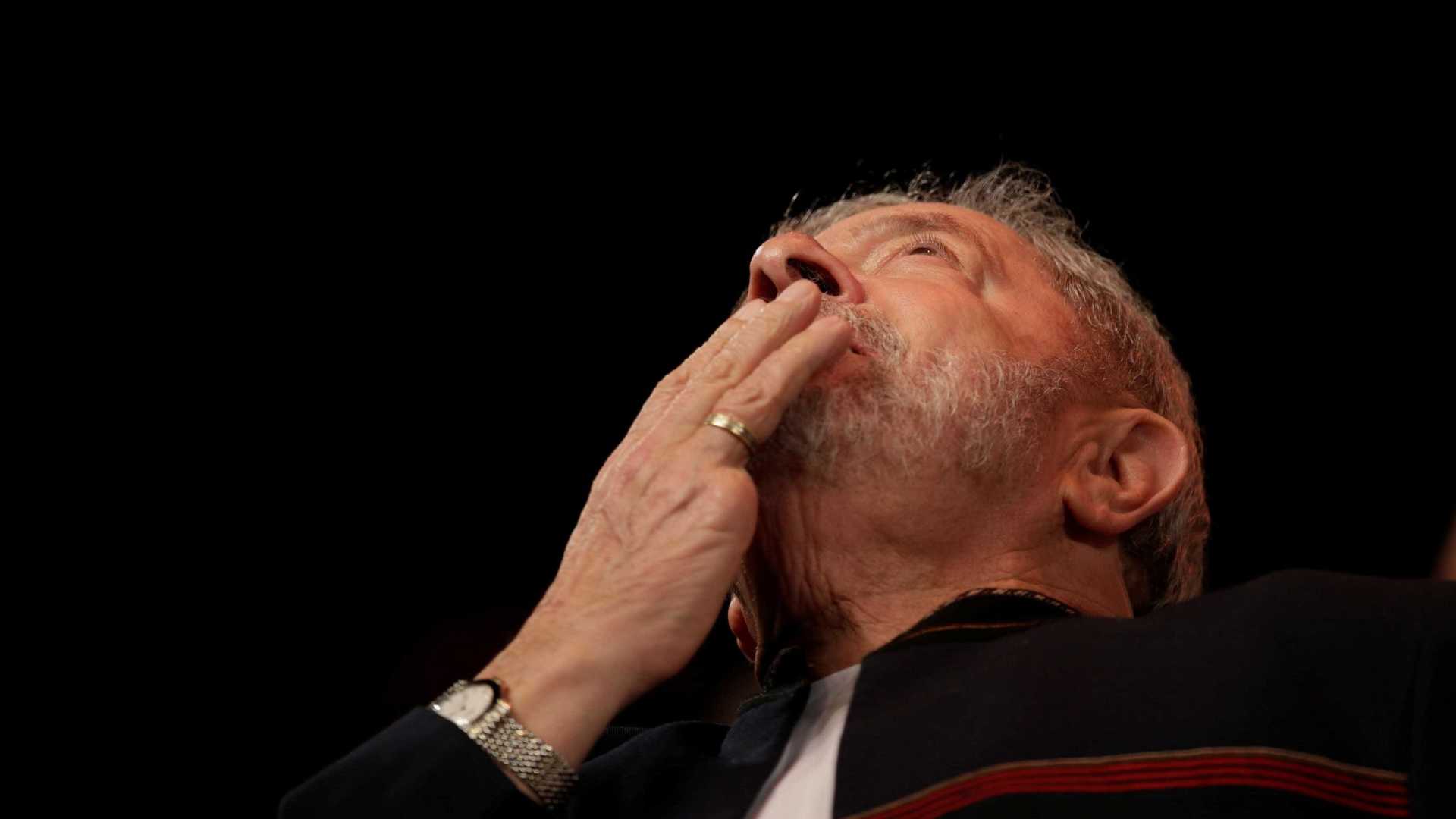 Lula quer de volta benefícios de ex-presidente