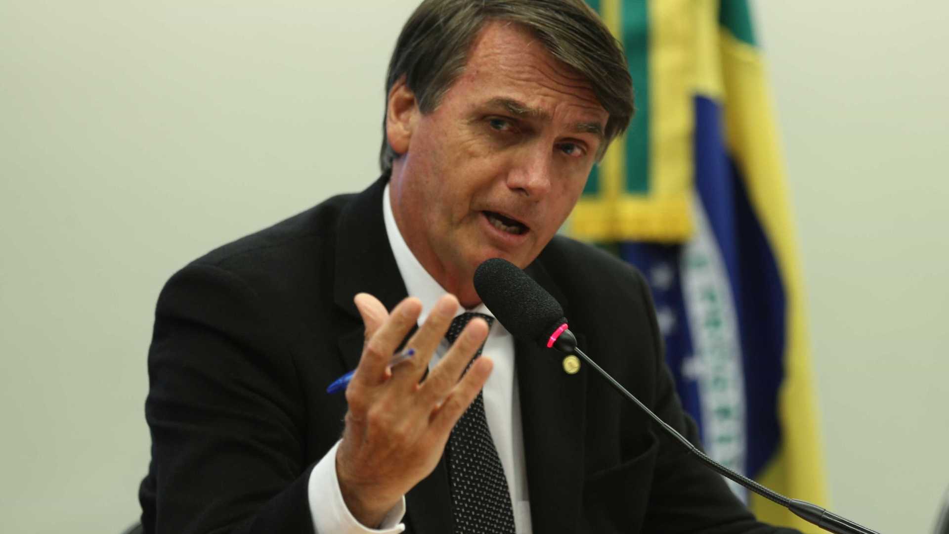 MPF pede aumento de multa a Bolsonaro por falas ofensivas
