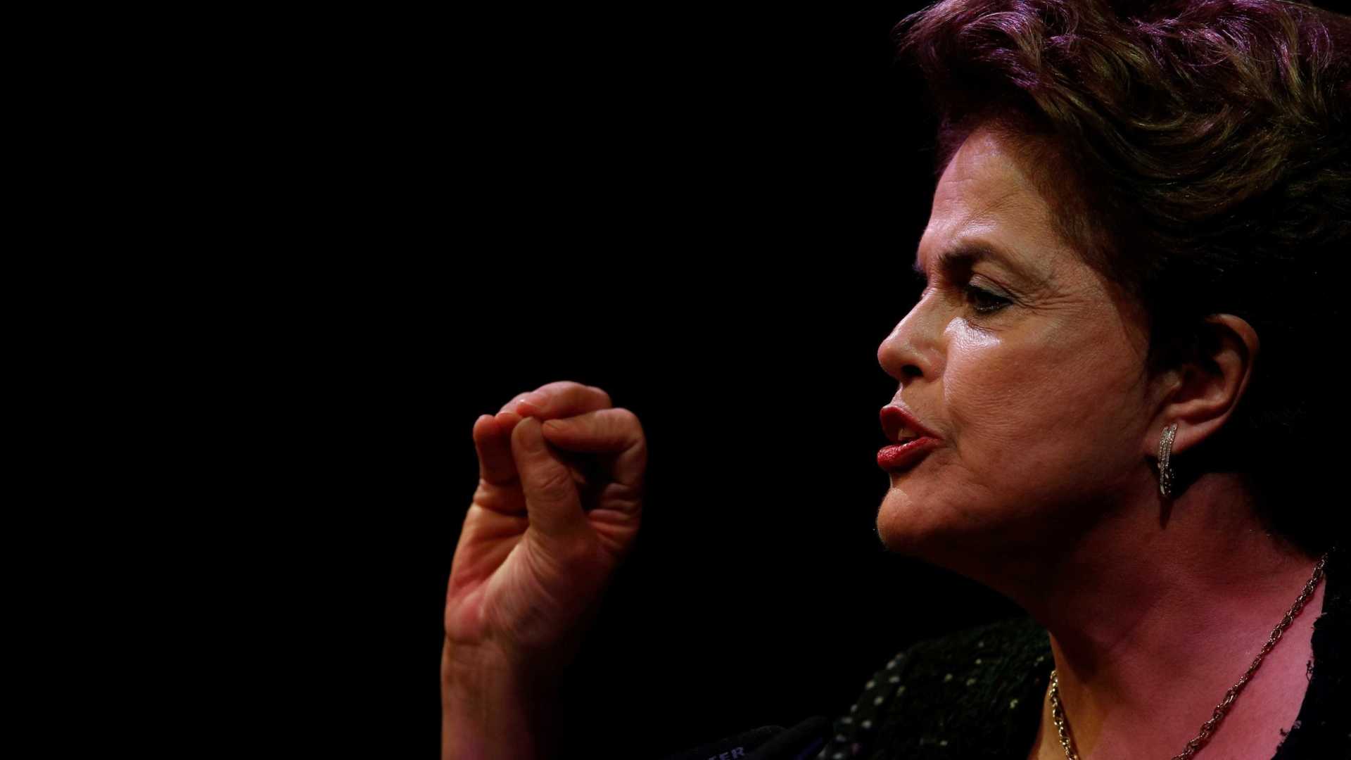 Infelizmente eu assinei a lei que criou a delação, diz Dilma