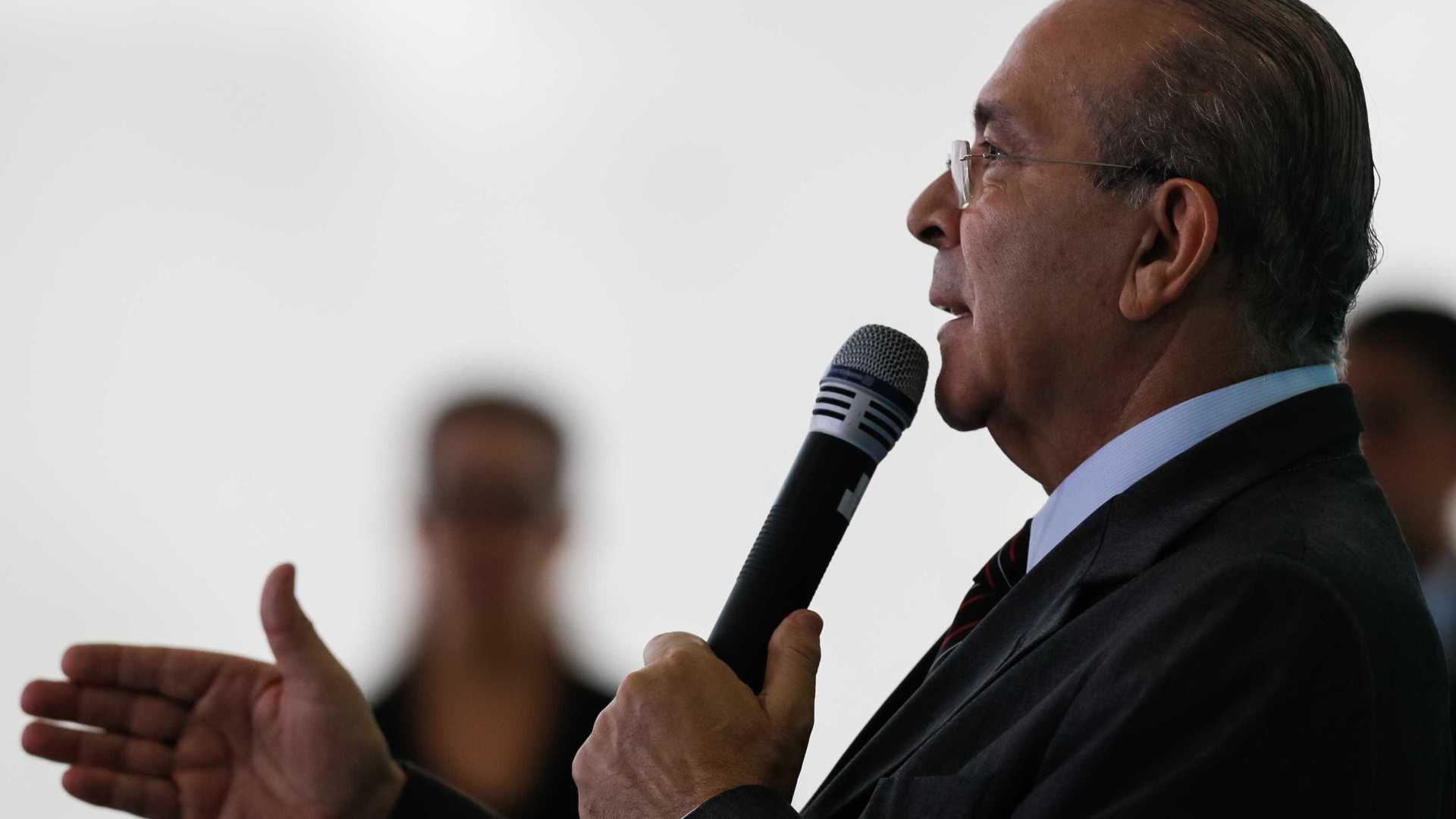 Padilha diz que governo não estuda mexer em preços da Petrobras