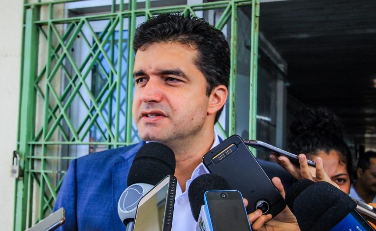Rui Palmeira tenta encontrar outro candidato de oposição ao governo