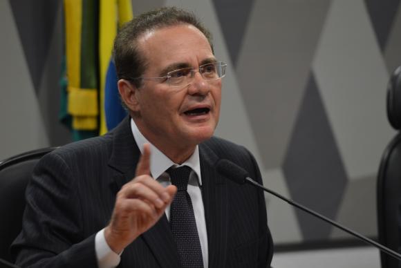 Renan Calheiros comemora decisão do STF que anulou “ingerência” de juiz de 1ª instância
