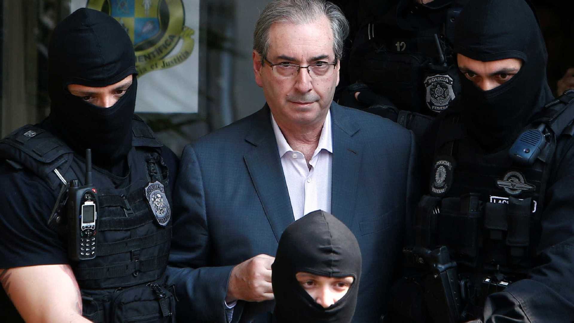 Juiz condena Cunha a 24 anos de prisão por desvios na Caixa