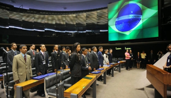 Câmara dos Deputados divulga lista com pré- selecionados do Parlamento Jovem Brasileiro