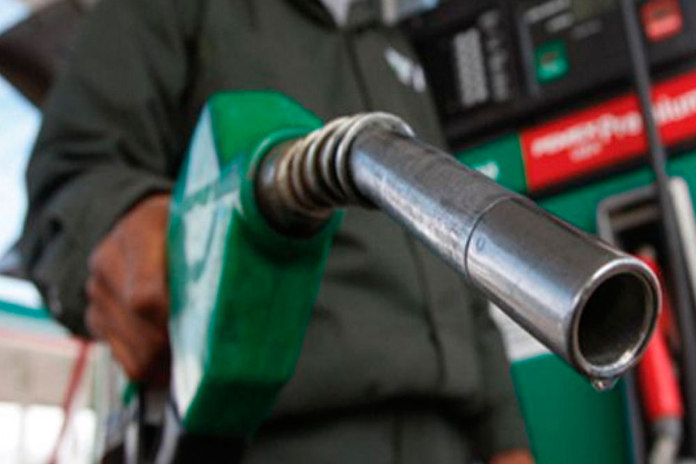 Petrobras anuncia aumento de 1,3% no preço da gasolina nas refinarias