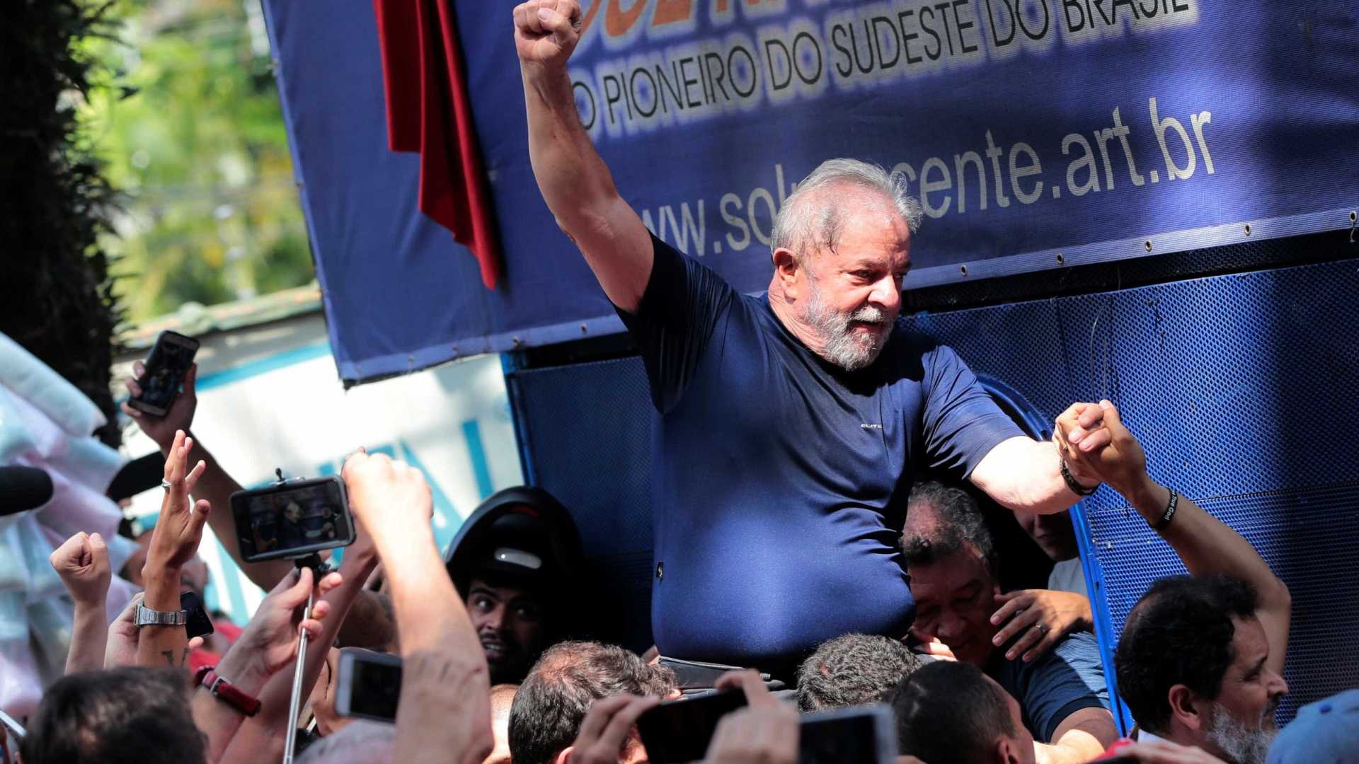 PT quer gravar programas eleitorais de Lula na cadeia