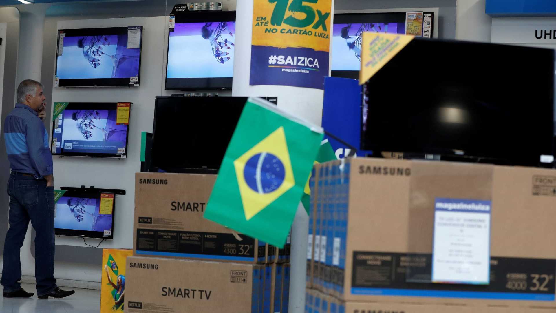 Vendas de TVs aumentam no país em período pré-Copa