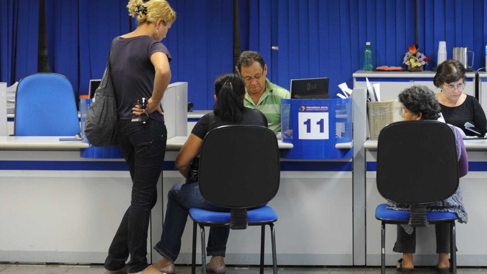 INSS convoca 178 mil segurados para perícia