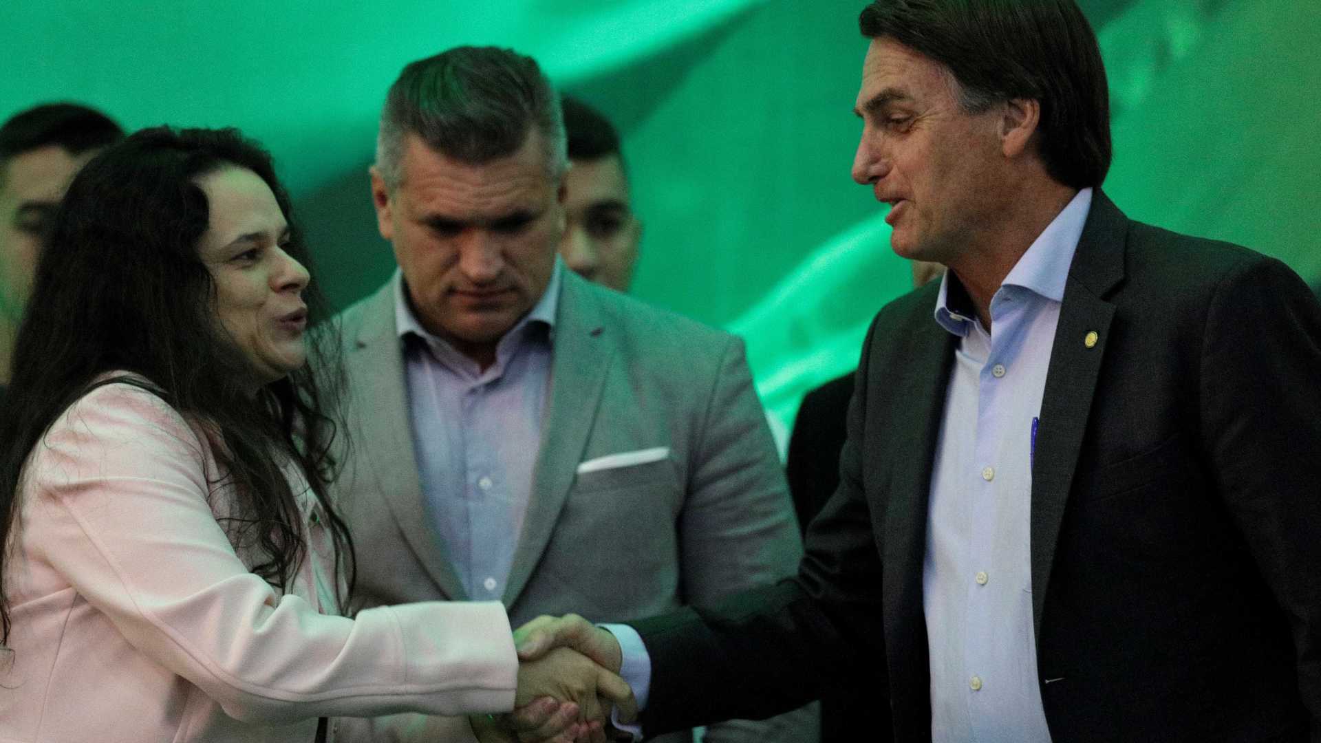 PRTB oferece general para vice de Bolsonaro, que pode optar por Janaína
