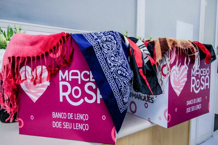 Arrecadação de lenços é a primeira ação da Campanha Maceió Rosa