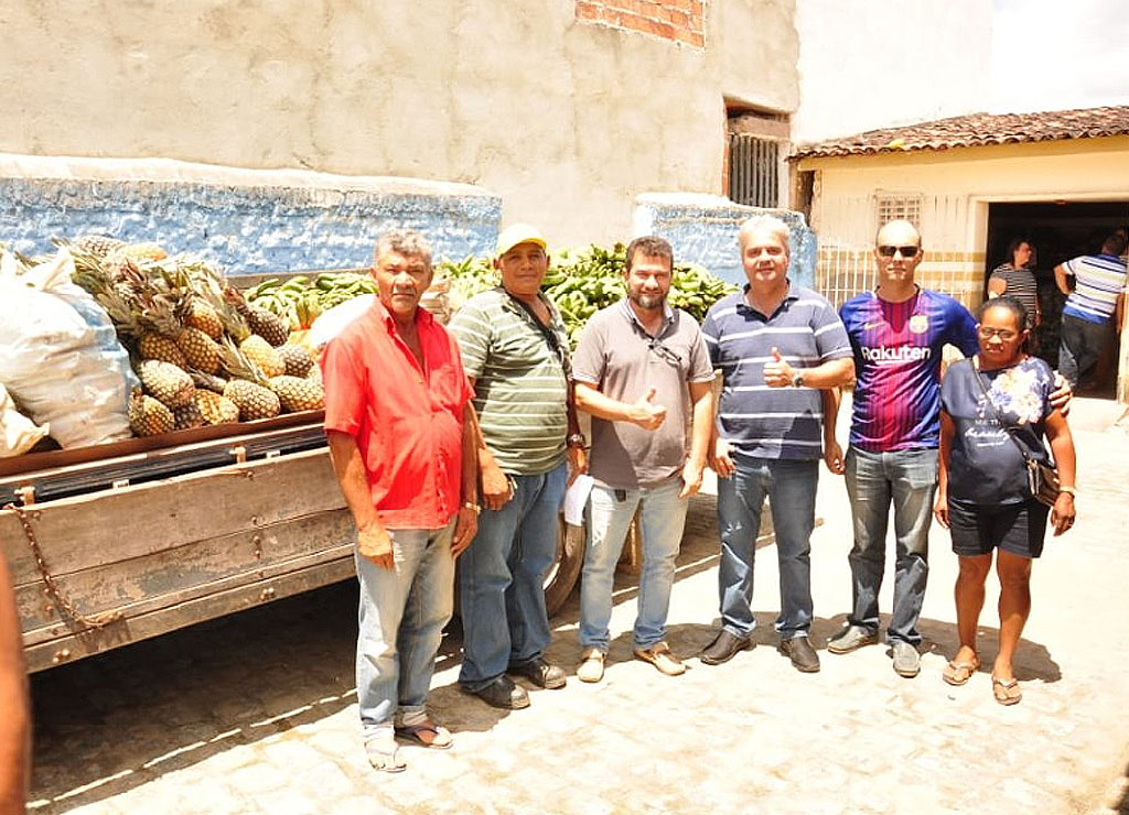 Cajueiro realiza 1ª compra direta de alimentos a produtores locais