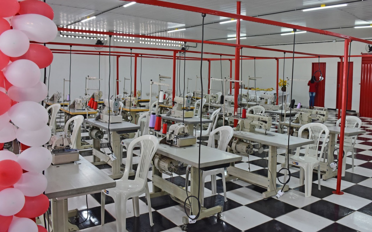 Com treinamento e máquinas, Fiea viabiliza associação de costureiras em Marechal Deodoro